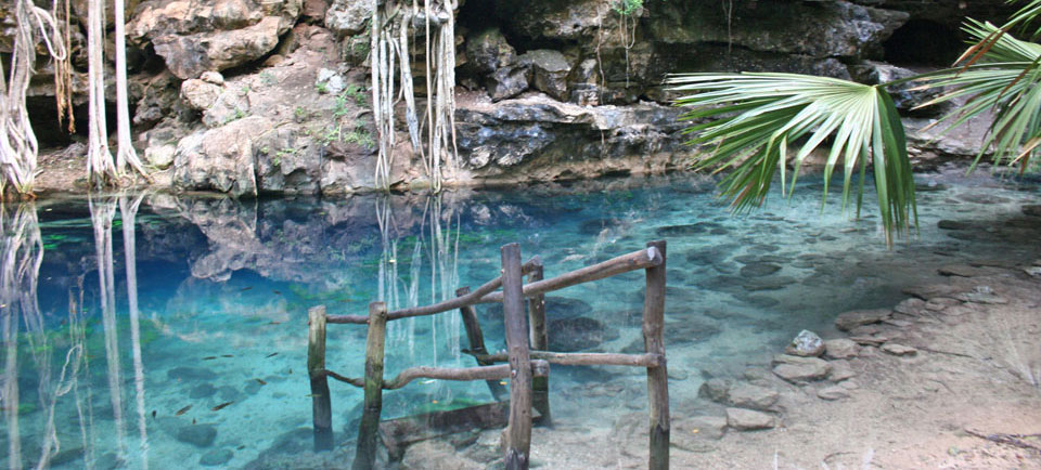 Open cenote (water sinkhole)